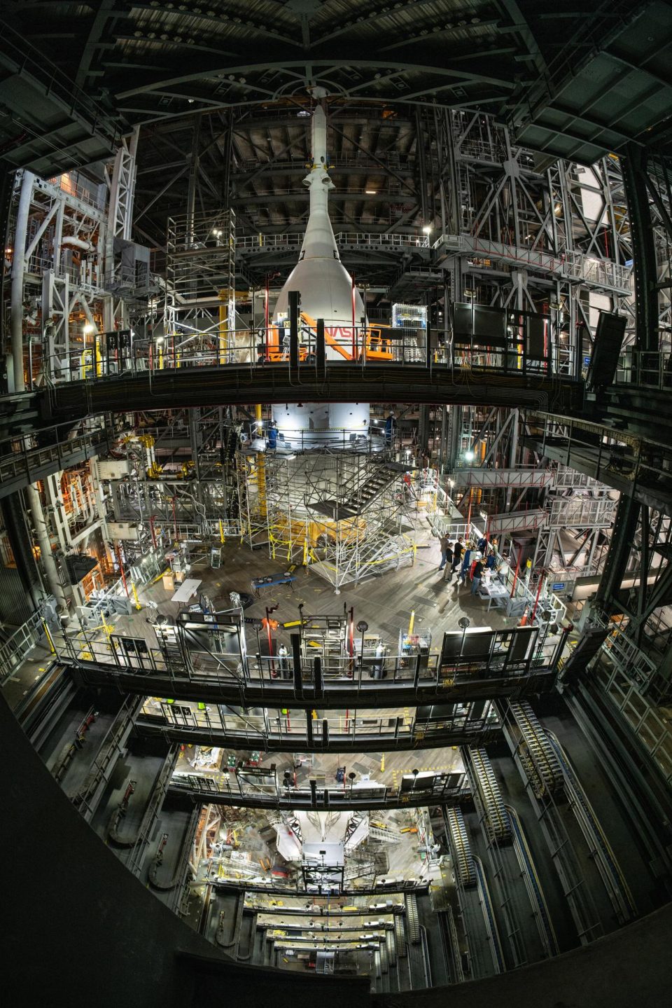 Artemis I Orion / SLS stack complete