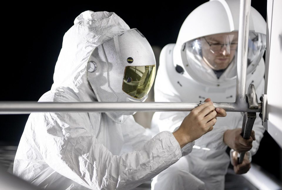 NASA Engineers Simulate Lunar Lighting for Artemis III Moon Landing