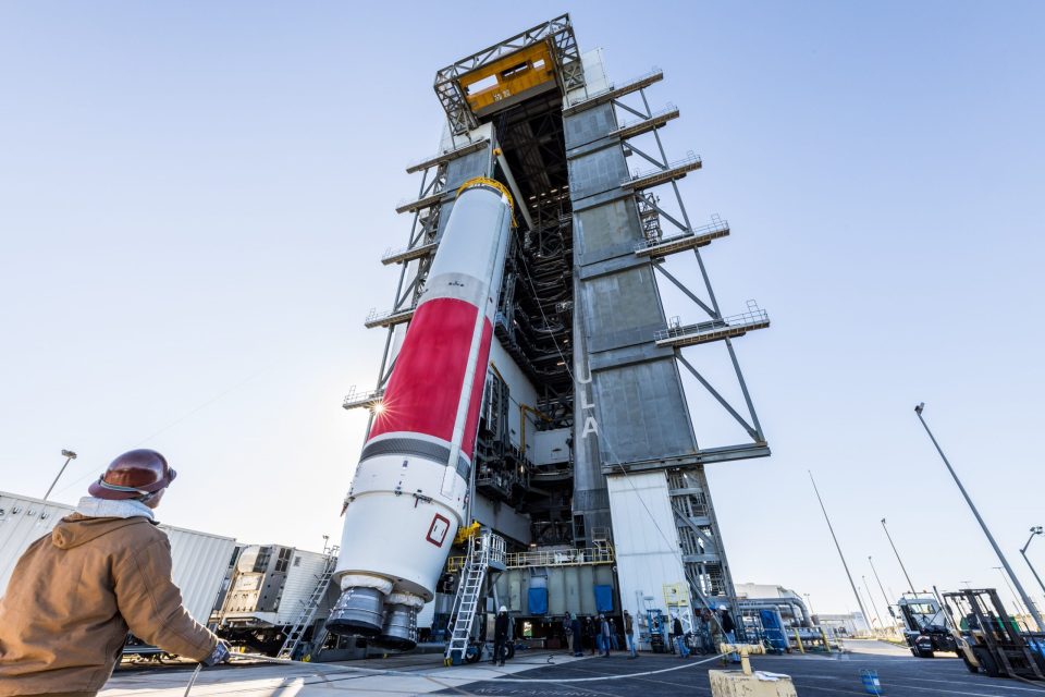 La Fuerza Espacial estudia volar el Vulcan sin propulsores sólidos mientras continúa la investigación de anomalías