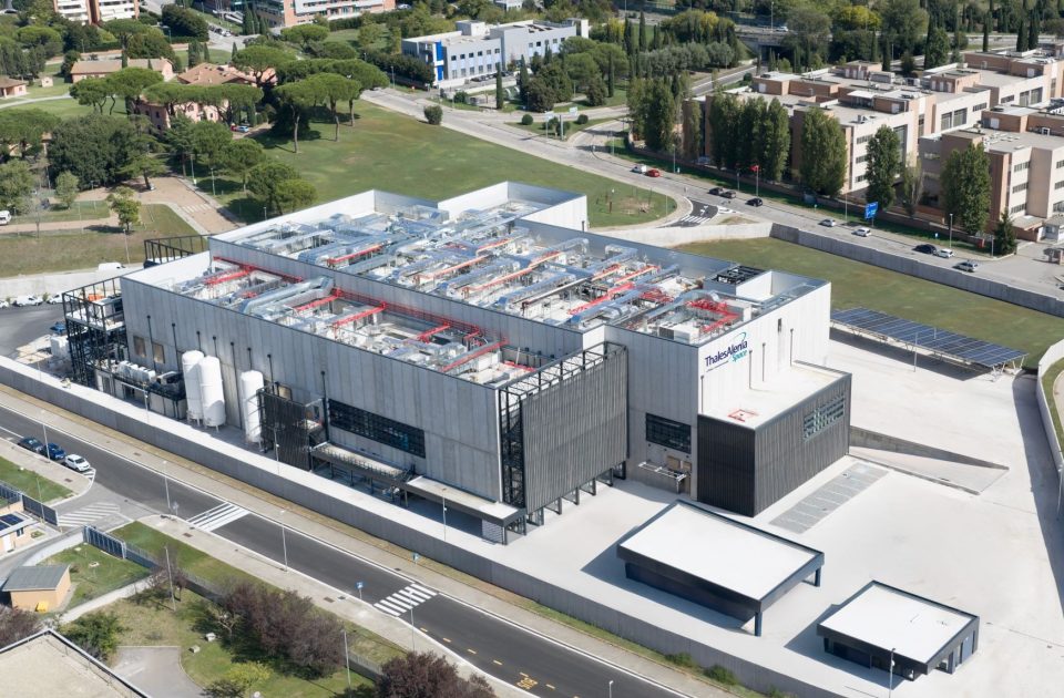 La industria europea de pequeños satélites lucha contra regulaciones excesivas y falta de capital