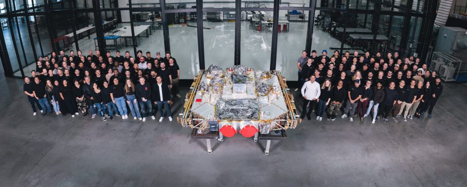 La Fuerza Espacial estadounidense prueba comunicaciones láser con satélites K2 para defensa antimisiles