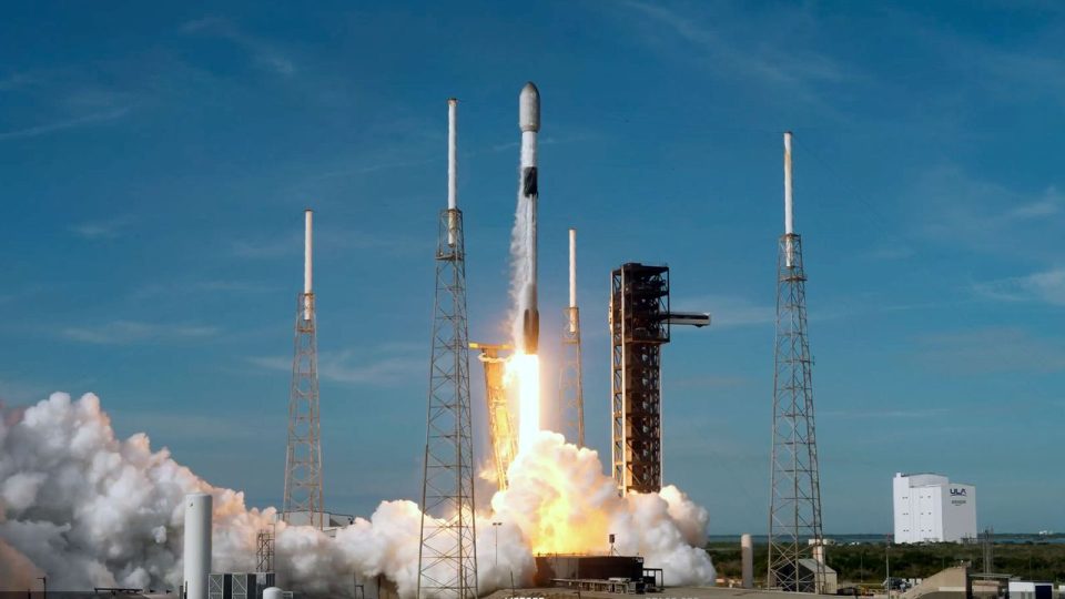 SpaceX lanza 29 satélites Starlink más hacia la constelación global desde Florida