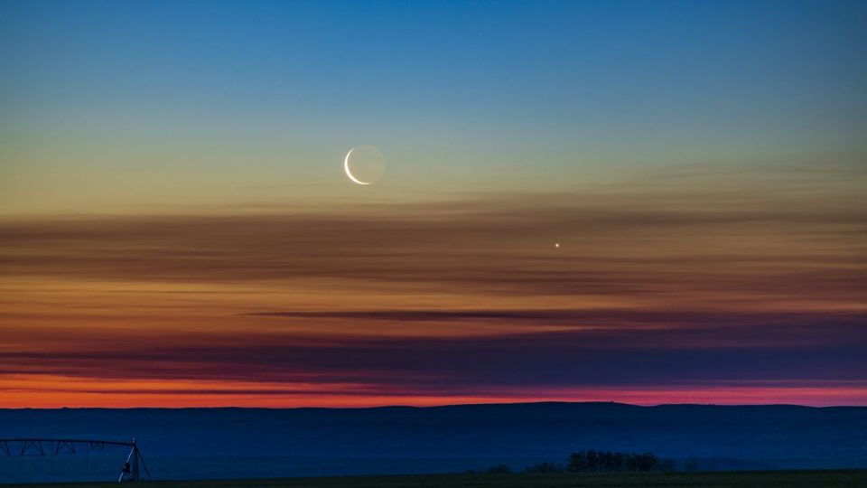 Venus y la Luna Creciente: Un Espectáculo Celestial Imperdible en Mayo