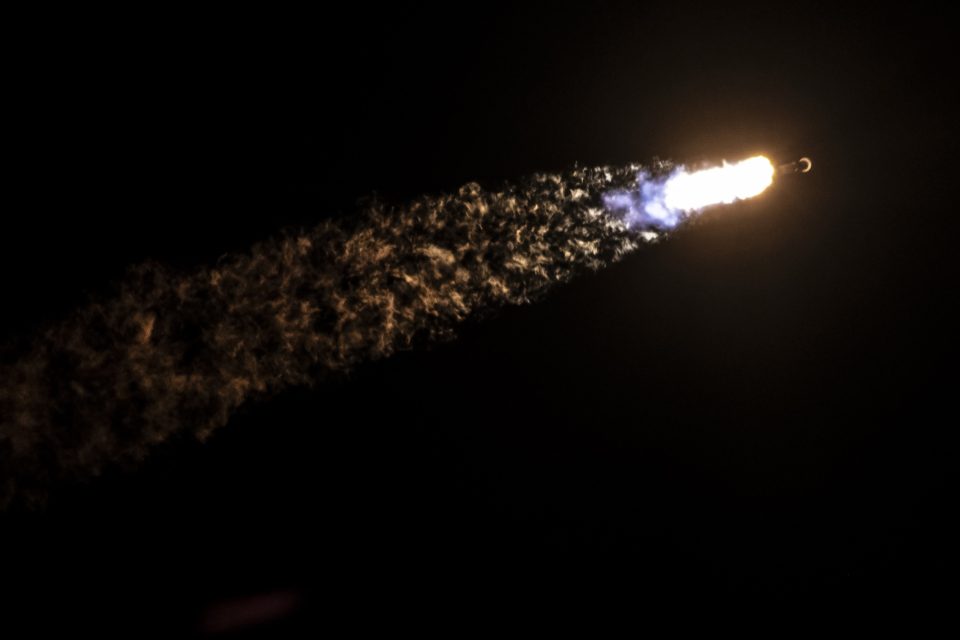 Una etapa del Falcon 9 impactará contra la Luna en agosto tras lanzar sondas comerciales