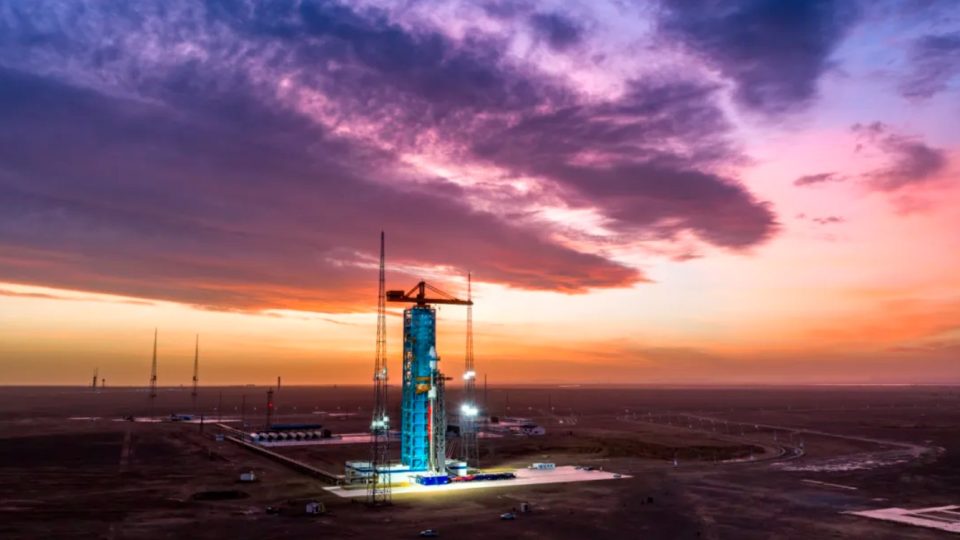 China acelera su producción de satélites con miras a megaconstelaciones espaciales