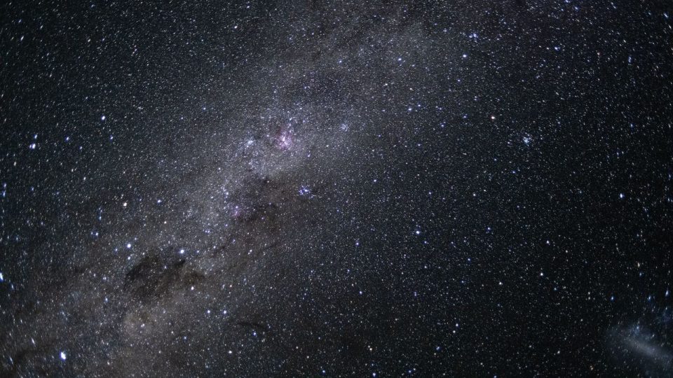 Los Astronautas de Artemis 2 Capturan una Espectacular Vista de la Vía Láctea Desde el Espacio Profundo