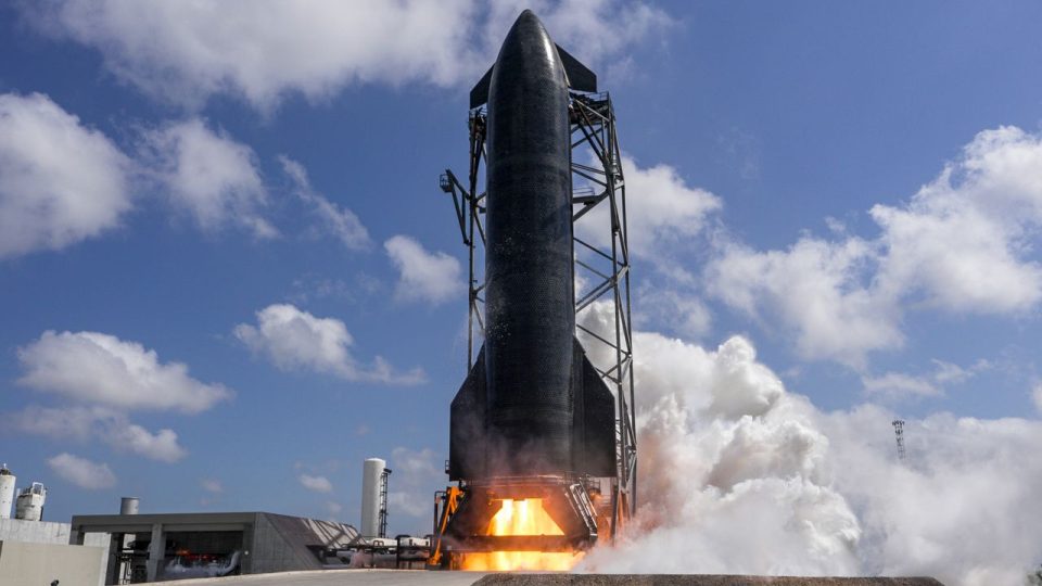 SpaceX completa con éxito la prueba de fuego estático de la Starship V3 antes del histórico vuelo de mayo