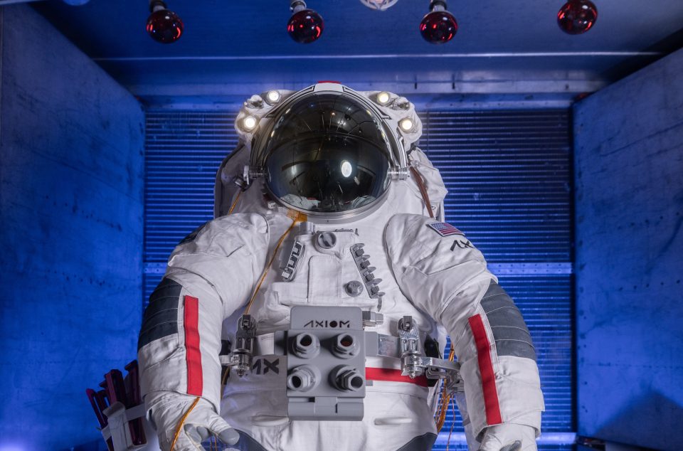 Axiom Space Acelera el Desarrollo de Trajes Espaciales para las Misiones Lunares de 2027