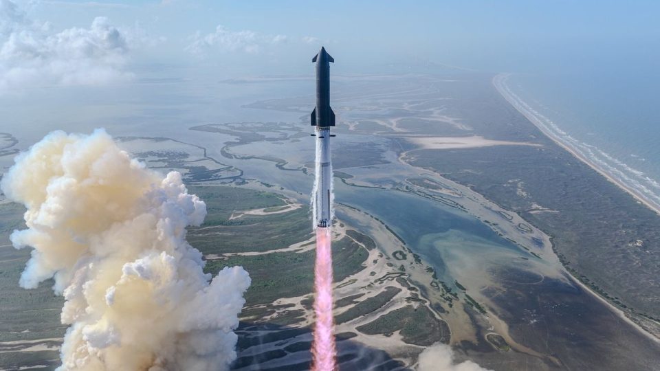 La FAA suspende los vuelos del Starship V3 tras el "incidente" del vuelo inaugural