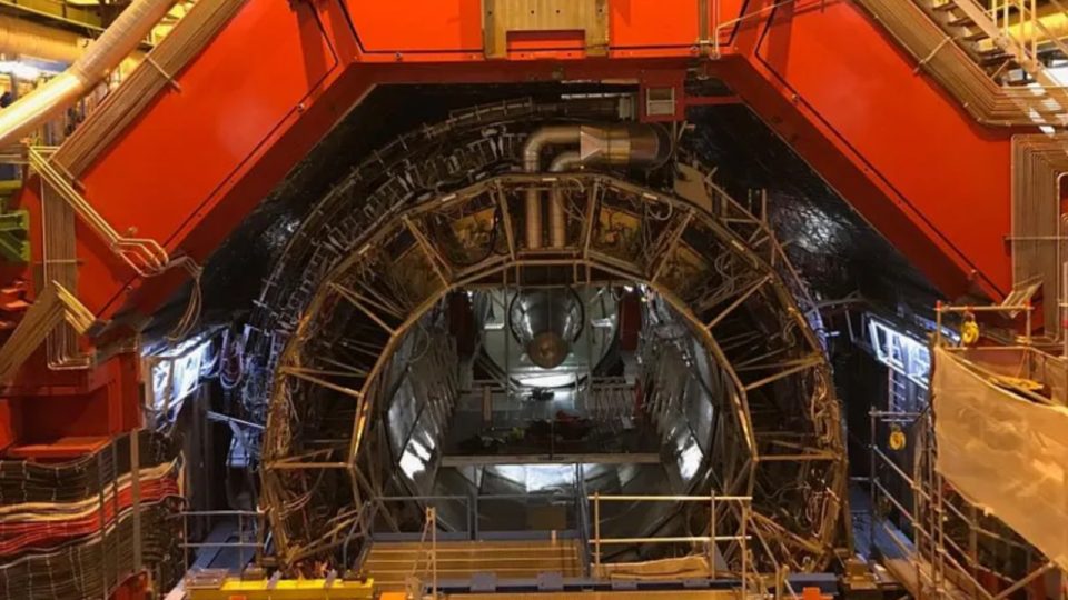 El Gran Colisionador de Hadrones recrea las condiciones del Big Bang con precisión sin precedentes