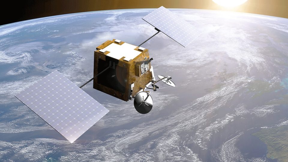 Eutelsat y Station Satcom firman acuerdo estratégico para expandir servicios LEO en flotas marítimas