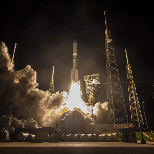 El fracaso del Falcon 9 chino evidencia la brecha tecnológica mientras Artemis depende de cohetes superpesados