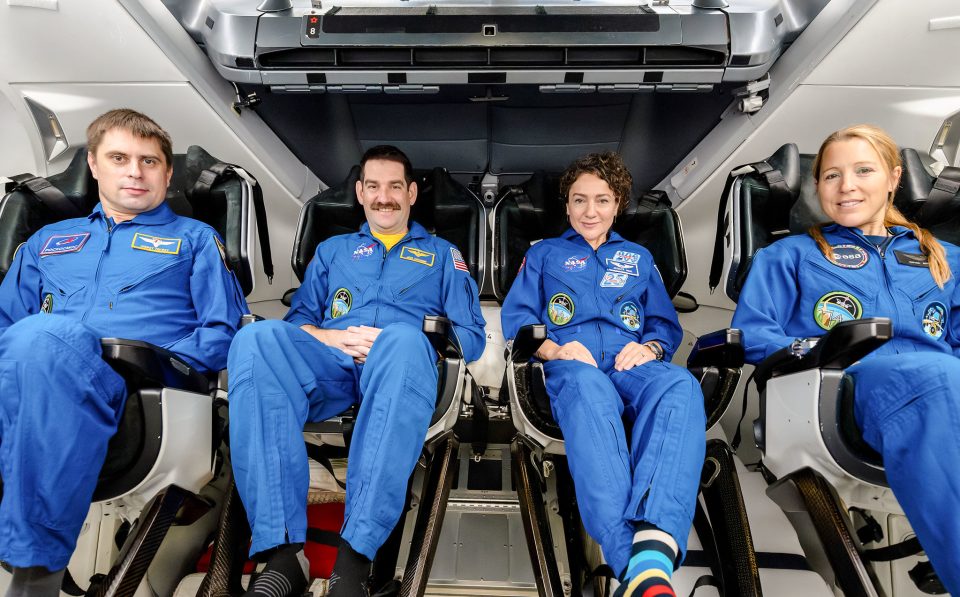 La NASA mantiene las misiones de seis meses en la ISS tras evaluar estancias más largas