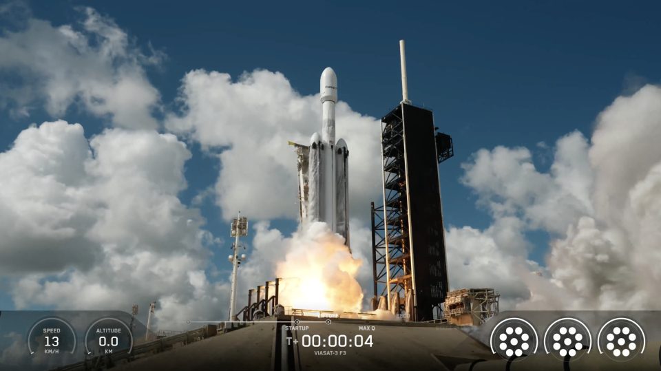SpaceX completa la constelación ViaSat-3 con el lanzamiento del último satélite de banda ancha terabit
